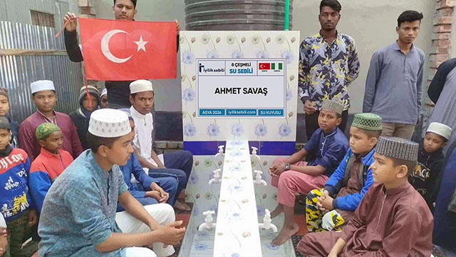 Bangladeş 8 Çeşmeli Kişisel Su Kuyusu